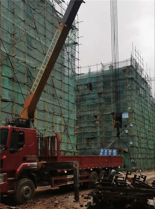 怀柔区“慢工细活”—— 吊车的 “微动控制” 技术