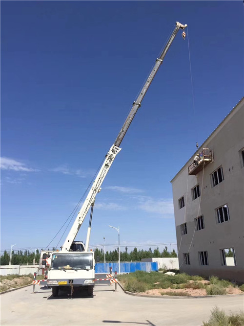 怀柔区“轻装强干”—— 吊车的 “轻量化臂架” 技术